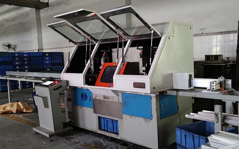 锯边机加装隔声罩